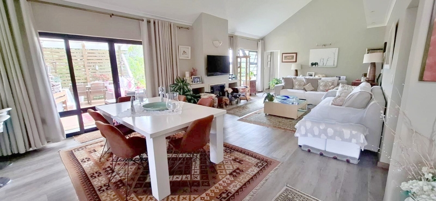 2 Bedroom Property for Sale in Upper Main Street Western Cape